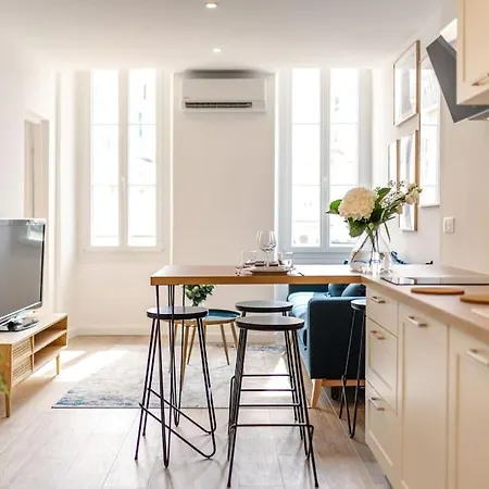 A/c & Balneo In Of Carre D'or #renovated
